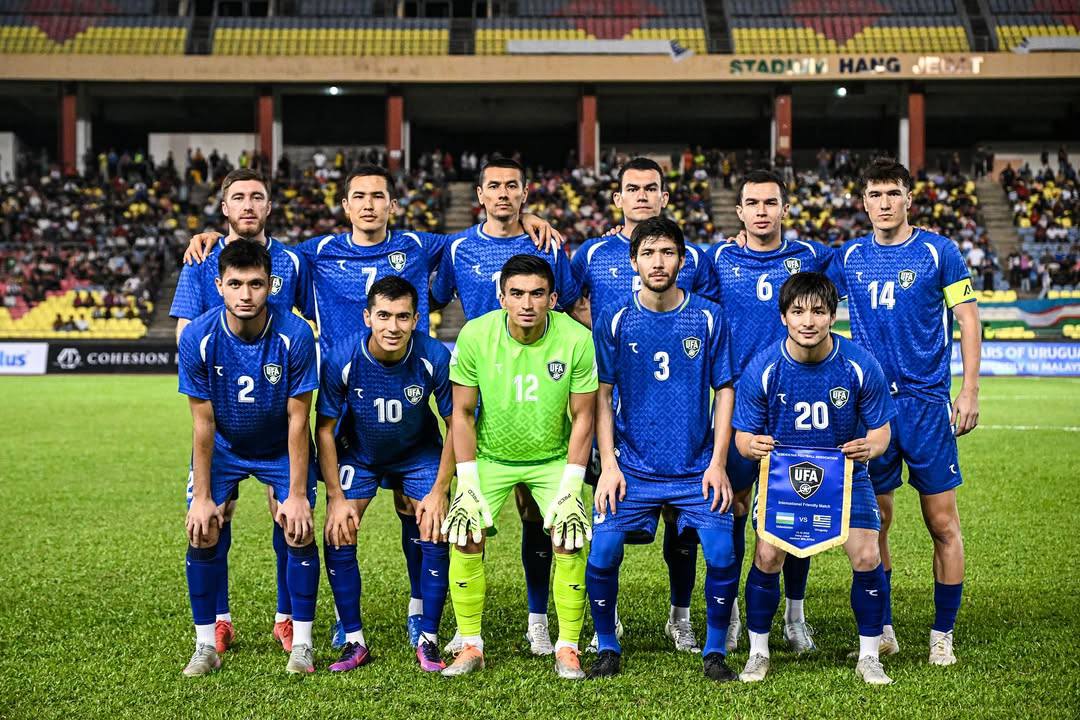 ازبک ها با لباس آبی مقابل تیم ملی