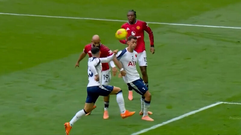 گل اول منچستریونایتد به تاتنهام توسط برایان امبئومو