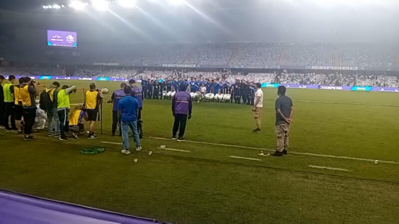 جشن قهرمانی ازبکستان و ژست اورونوف با جام