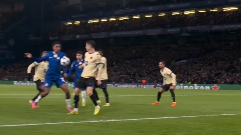 گل اول چلسی به بارسا که توسط داور مردود اعلام شد