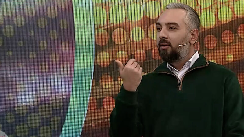 به هم خوردن مزاج داور var باعث عدم فیلمربرداری بازی پرسپولیس