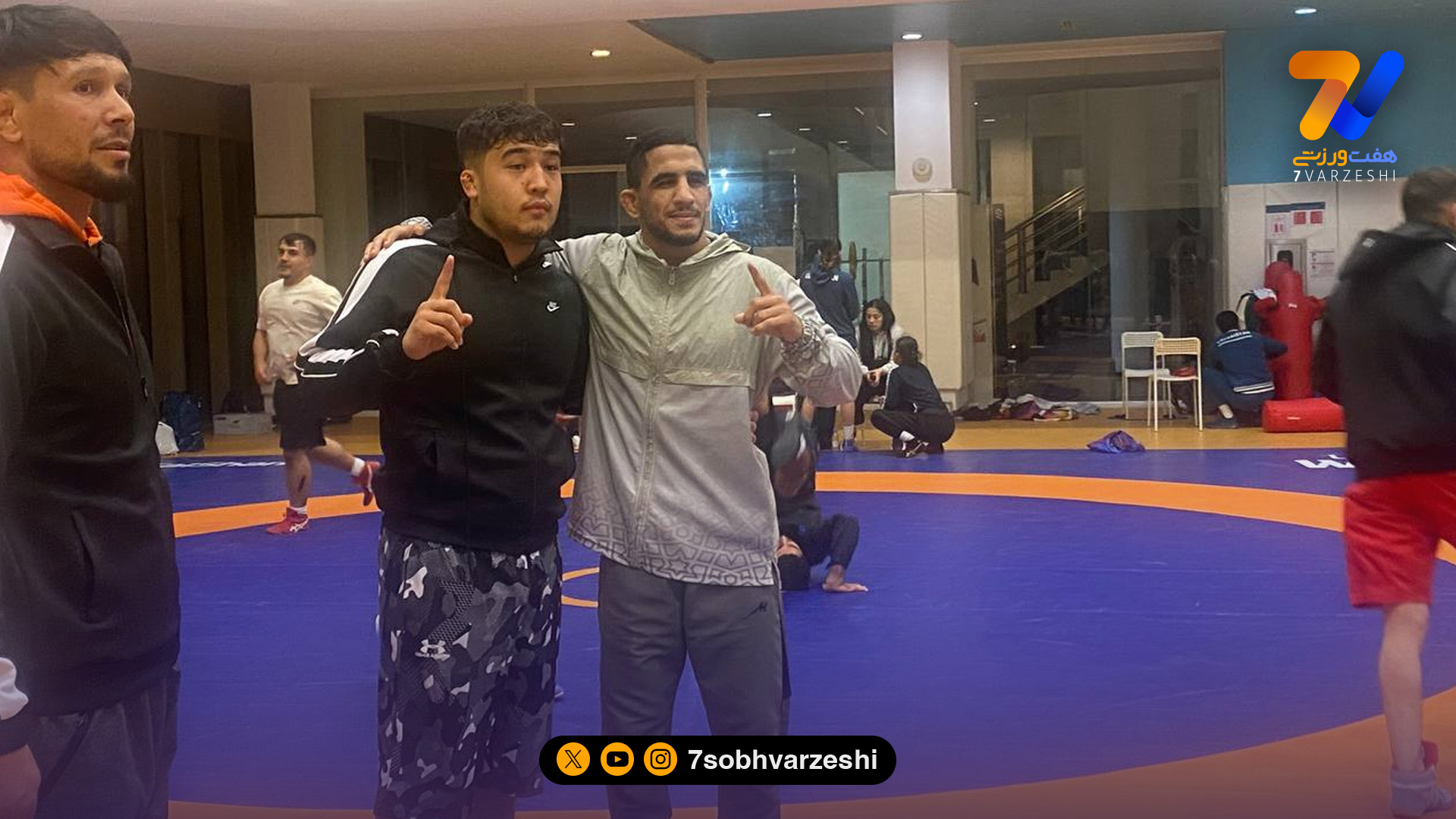 محبوبیت جهانی آزادکاران ایران در ریاض؛ صف عکس‌ یادگاری با قاسم‌پور و عموزاد!