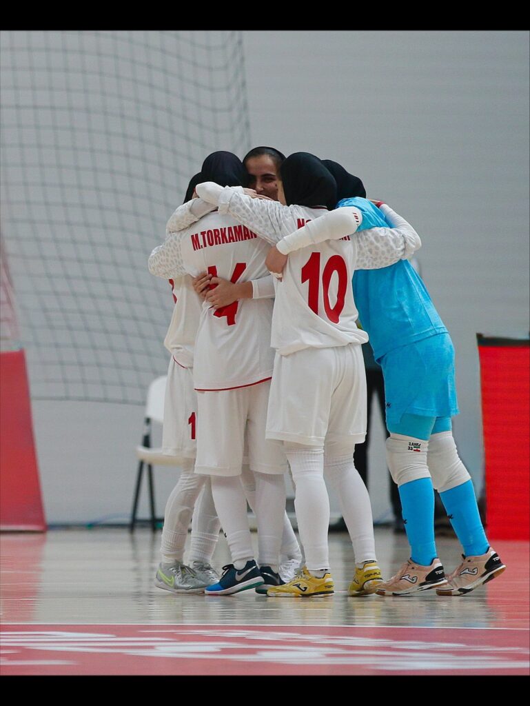 زهرا لطف‌آبادی