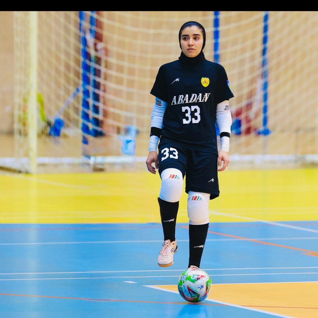 زهرا لطف‌آبادی