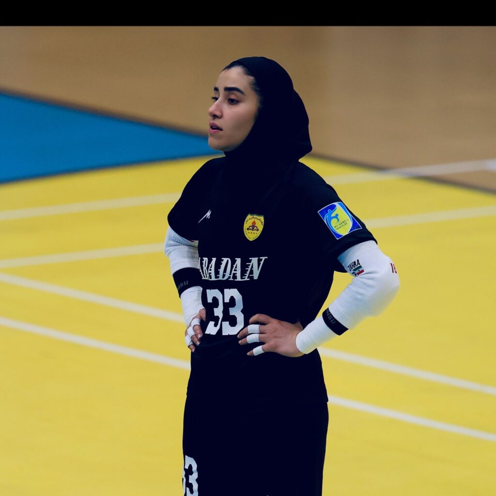 زهرا لطف‌آبادی