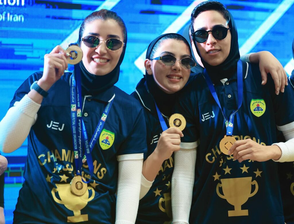 زهرا لطف‌آبادی