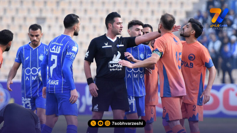 تقوی: هواداران فحاشی کردند، من هم ۶ نشان دادم! 