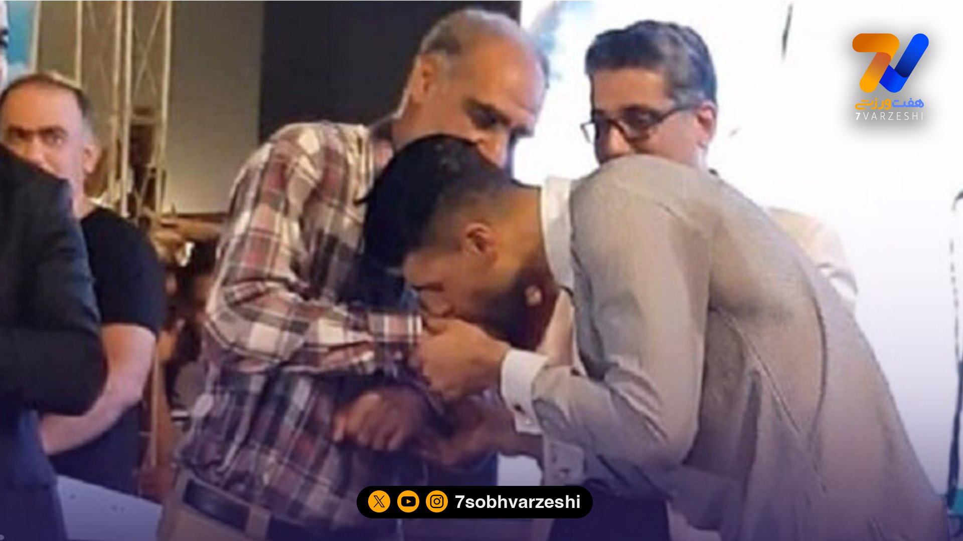 پدر طارمی: به پسرم گفتم اجازه نداشتی در کار سرمربی تیم ملی دخالت کنی/ نماینده امیر قلعه نویی با چک سفید به خانه ما آمد!