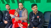 حضور هوادار معلول روی نیمکت پرسپولیس