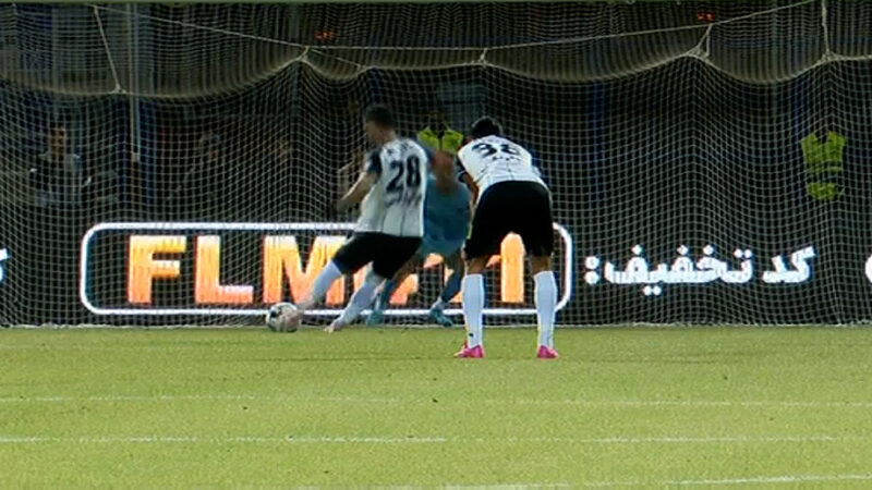 گل اول سپاهان به مس رفسنجان توسط احسان حاج صفی