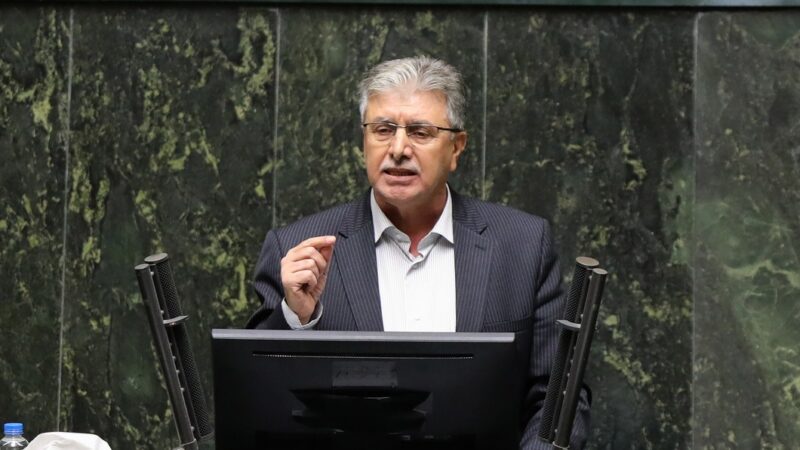 حمله نماینده خلخال به وزیر ورزش در حمایت از حریف حذفی استقلال