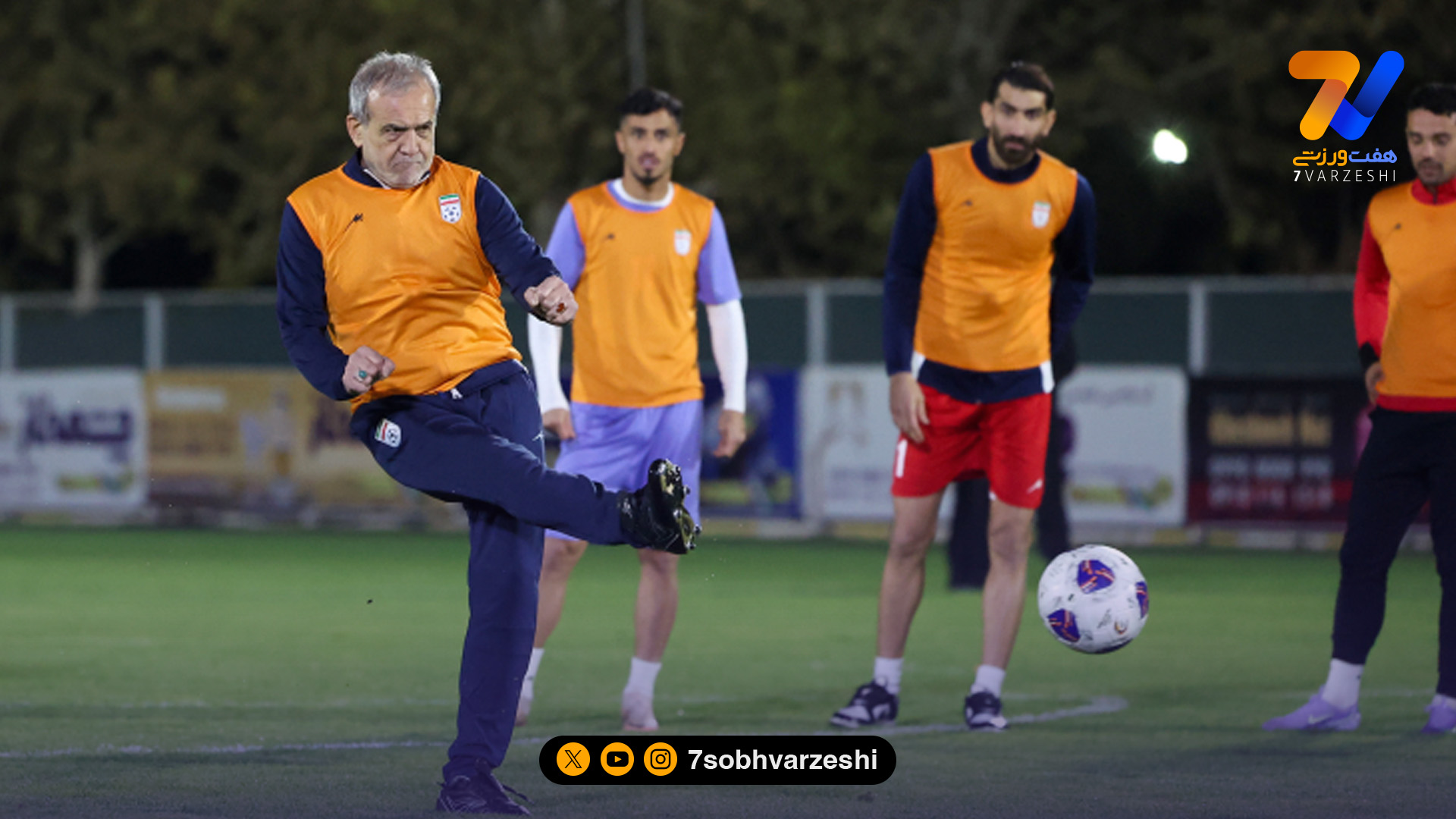 تصاویری از پا به توپ شدن رییس جهمور در تمرین تیم ملی! +عکس