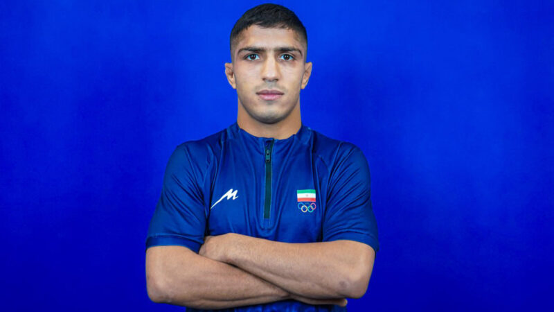 مومنی با باخت ۴–۲ برابر بازرگانوف چشم‌انتظار صعود حریف به فینال 