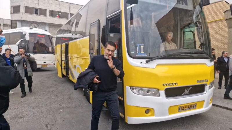 ورود پرسپولیس به ورزشگاه دستگردی بدون تماشاگر |حضور متفاوت سرژ اوریه