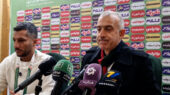 نسخه موبایلی VAR در کنفرانس سرمربی نساجی؛ فراز کمالوند: گل هوادار می تواند آفساید باشد!