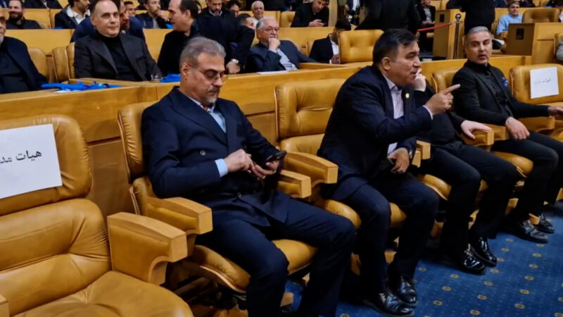 تاجرنیا با دو عضو هیات مدیره آمد