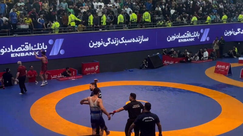 فینال کشتی آزاد به جنجال کشیده شد؛ دربی کشتی، منشوری تر از دربی فوتبال!