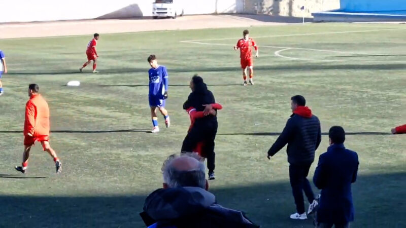 شادی بازیکنان تیم جوانان پرسپولیس بعد از برد دربی