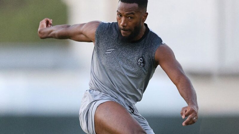 ستاره خارجی، هواداران استقلال را ایستگاه کرد؛ فیلتر سبیل روی صورت طرفداران استقلال