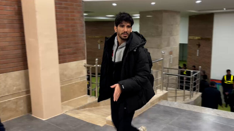 صدقی بازیکن اخراجی مس: داور همه پنجاه پنجاه ها را به نفع پرسپولیس سوت زد