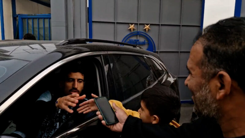 سلفی هواداران با حردانی هنگام خروج از کمپ حجازی