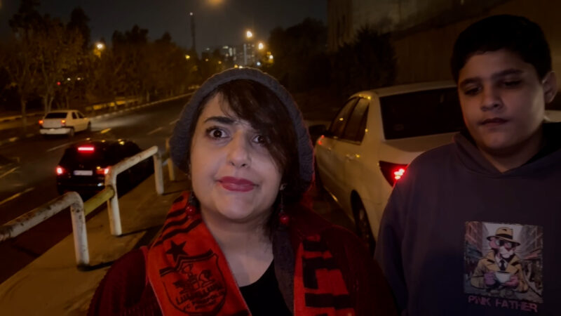 کری سنگین دختر پرسپولیسی برای استقلال