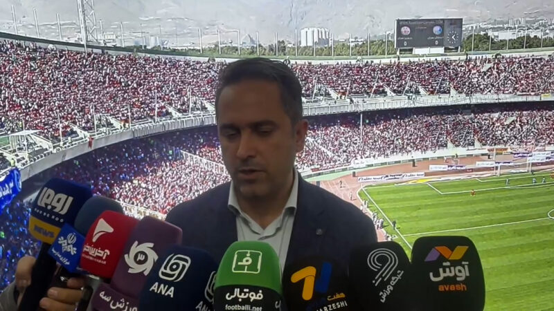 خطیر: تا آنجا که بتوانم، این کتاب را در اختیار مدیران استقلال و پرسپولیس قرار می دهم