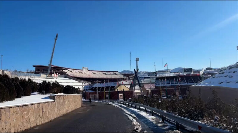 استقبال کم از بازی تراکتور – ملوان؛ سرما و برف در یادگار امام