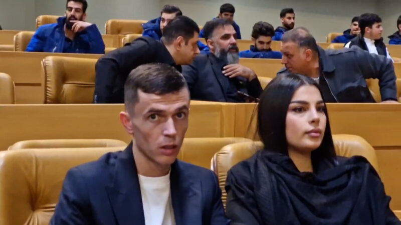 یاسر آسانی و همسرش در مراسم جشن هشتاد سالگی استقلال