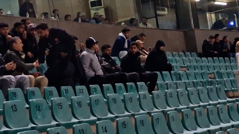 کاپیتان‌های پرسپولیس از روی سکو نظاره گر بازی با پیکان