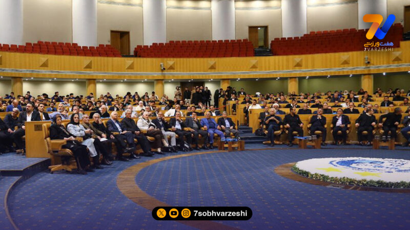 غیبت مشکوک مدیران هلدینگ در جشن استقلال