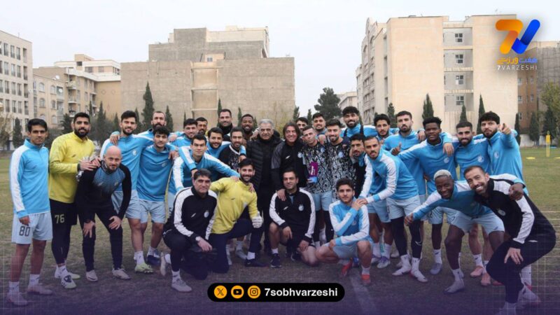 غیبت مشکوک وریا غفوری در عکس دسته جمعی استقلالی‌ها