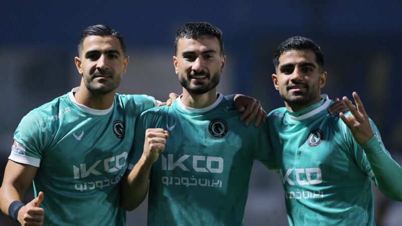 گل اول پیکان به گل گهر توسط سجاد جعفری