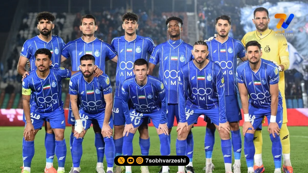 پوستر کریسمسی استقلال برای بازی با گل‌گهر؛ بابانوئل آبی‌ها کیست؟