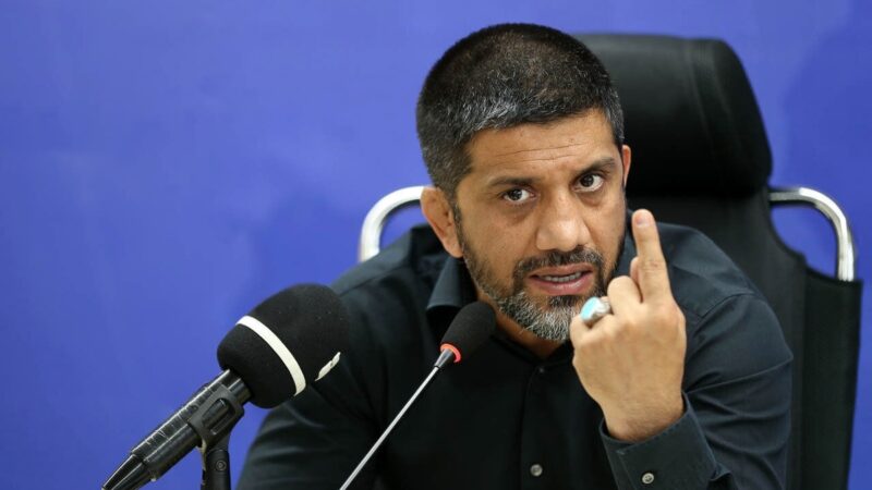 دبیر: من این سالن را بیشتر از آزادی دوست دارم