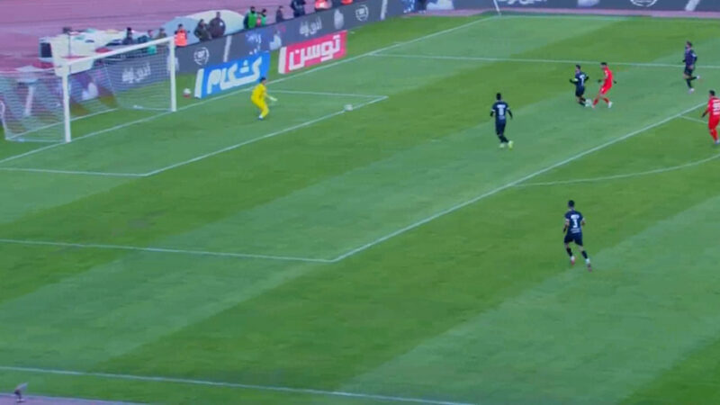 نیازمند منجی دروازه پرسپولیس شد