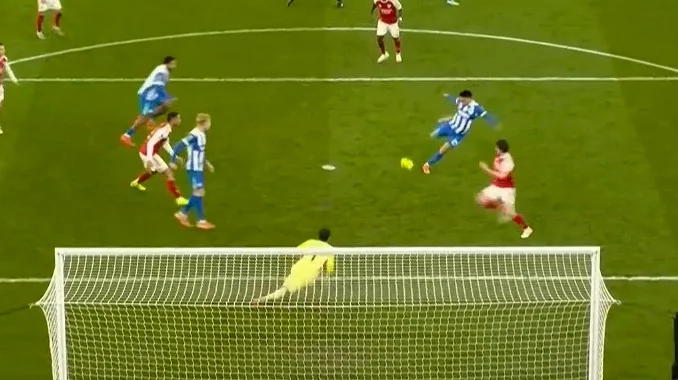 گل اول برایتون به آرسنال توسط گومز