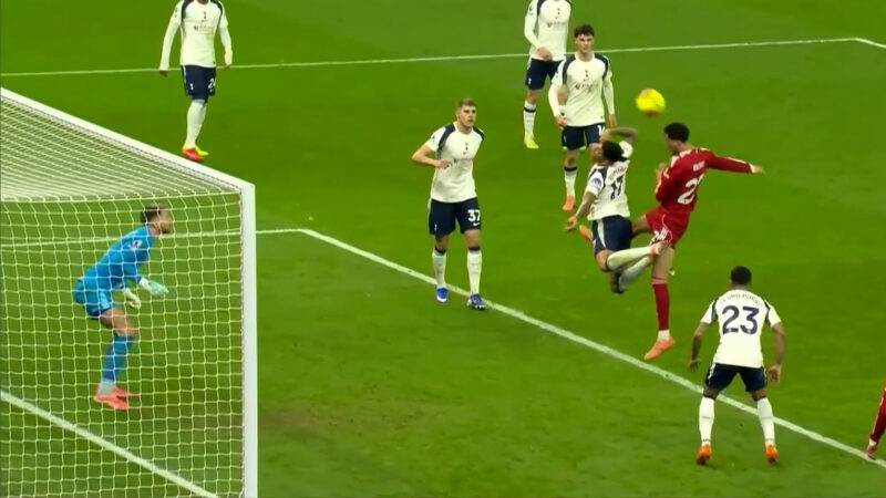 گل دوم لیورپول به تاتنهام توسط هوگو اکیتیکه