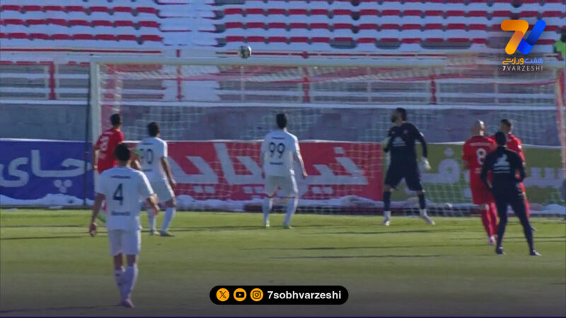 ابتدا تیر دروازه و بعد بیرانوند، منجیان دروازه تراکتور بودند