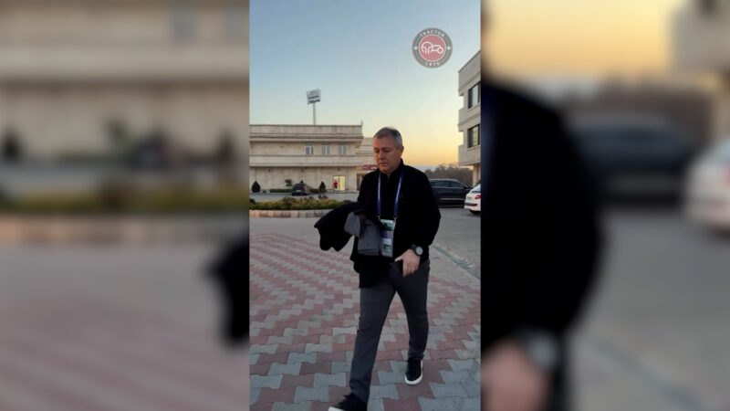 عزیمت بازیکنان تراکتور به استادیوم سهند برای برگزاری بازی با الدحیل