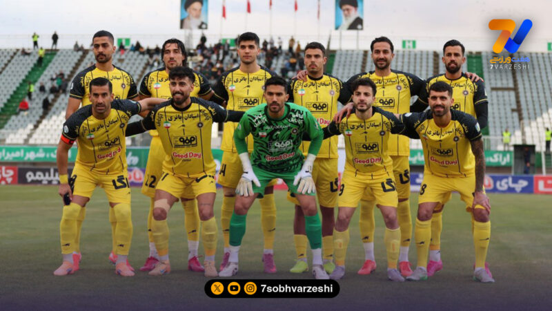 سپاهان به استقبال آخرین نبرد نیم‌فصل رفت؛ پوستر بازی با چادرملو منتشر شد