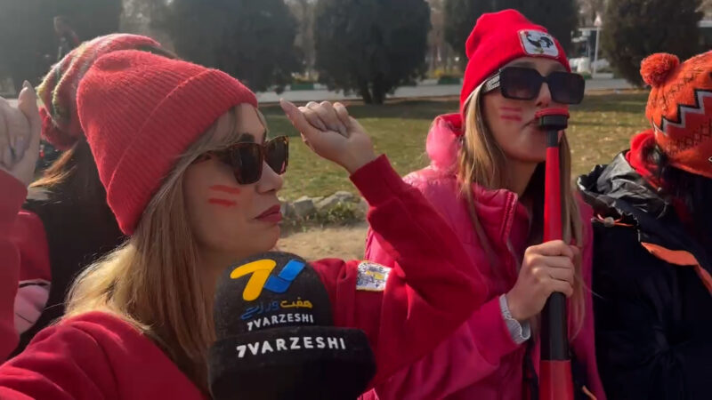 کری زنان پرسپولیسی برای استقلال با استفاده از عدد 7