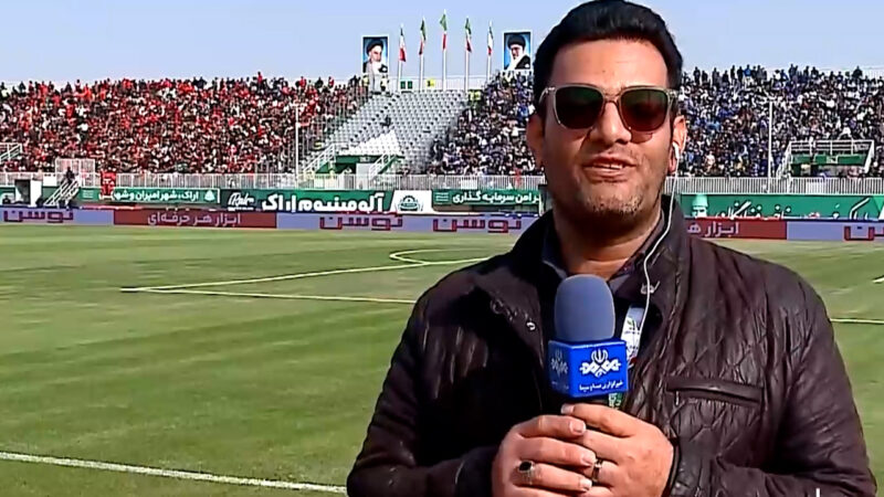 ظرفیت ورزشگاه امام خمینی اراک در فاصله بیش از 2 ساعت تا شروع دربی 106 تکمیل شد