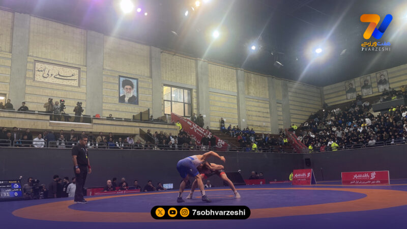 استقلال به فینال لیگ برتر کشتی صعود کرد
