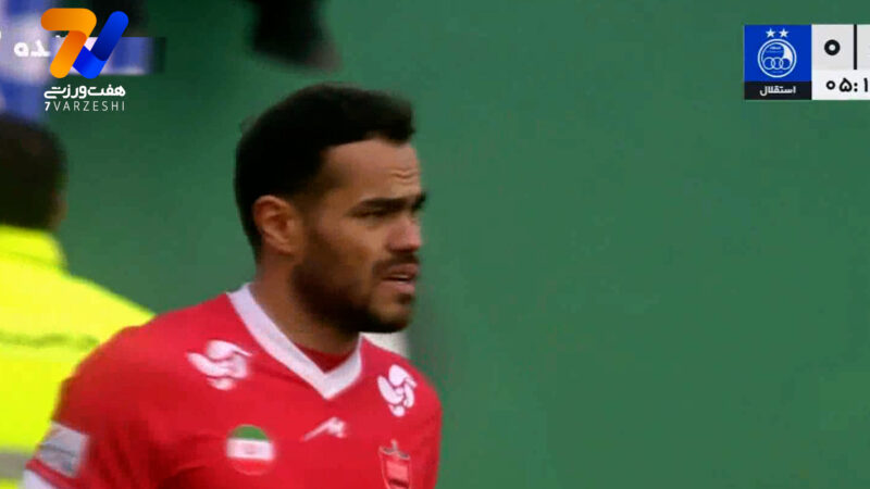 اولین موقعیت جدی بازی توسط اورونوف خلق شد