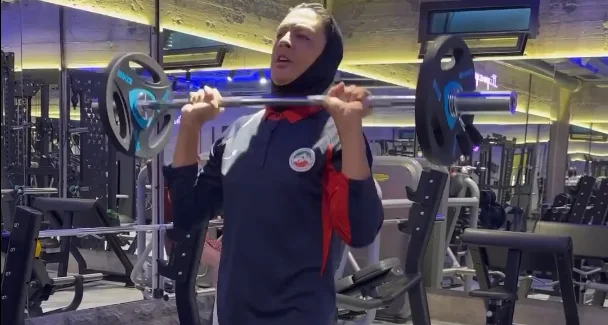 تمرینات سنگین و طاقت فرسای شهربانو منصوریان با وزنه و هالتر