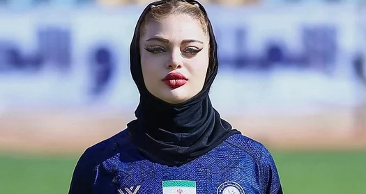 ورزشی | مونا ثریابین با لباس ملوان بندر انزلی