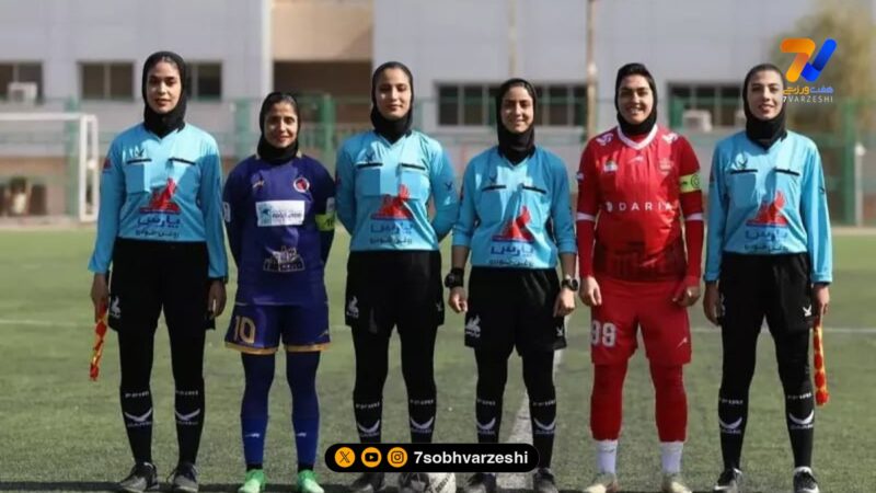 عکس| جدال یسنا دختر ملوان و زهرا قنبری کاپیتان پرسپولیس