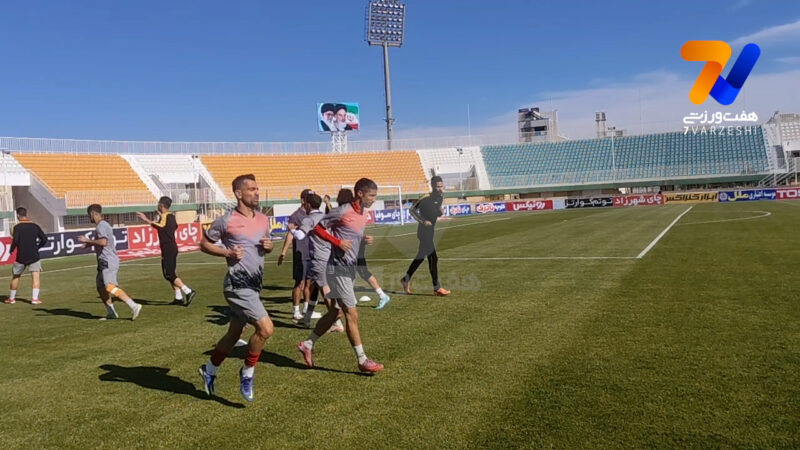 گرم کردن بازیکنان فولاد هرمزگان برای تقابل با استقلال
