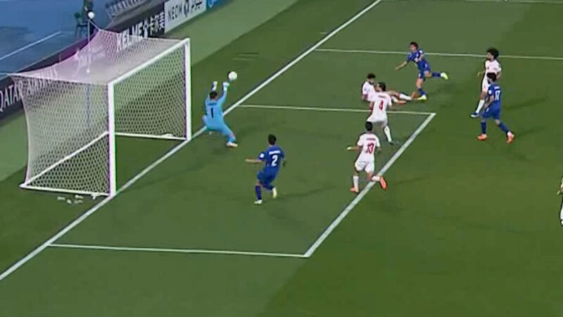 واکنش دیدنی خلیفه روی شوت بازیکن ازبکستان